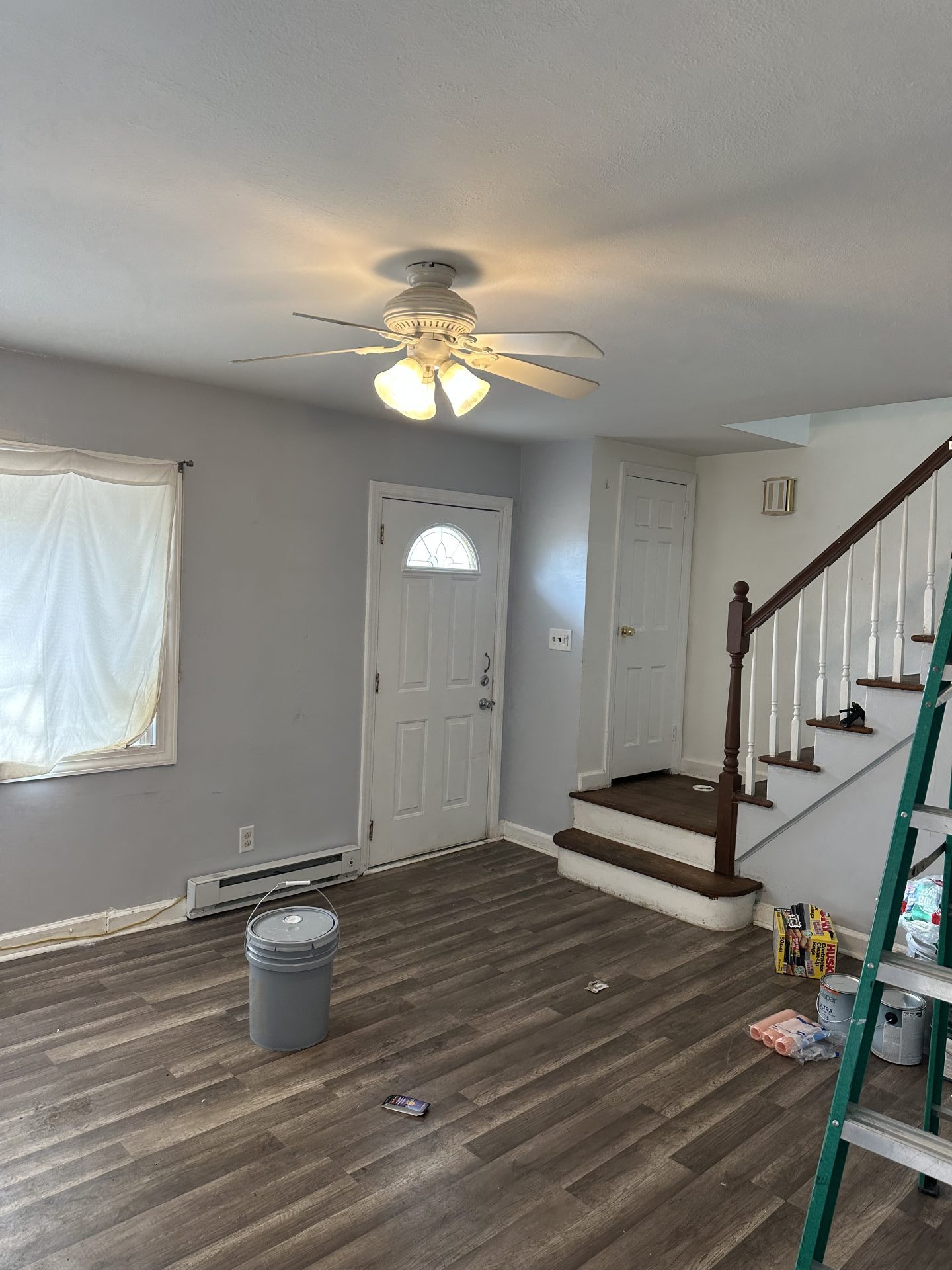 Empty room with ceiling fan